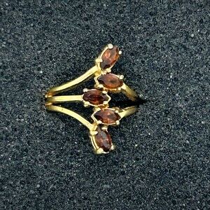 Elegant Gold and Brown Gemstone Ring